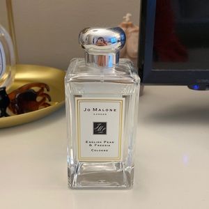 Jo Malone English pear and freesia perfume